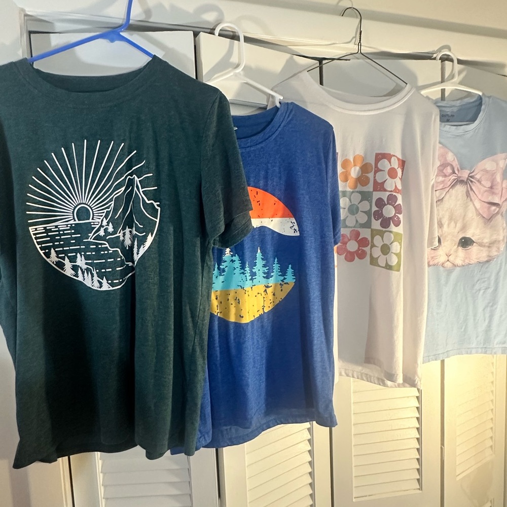 Bundle of Graphic Tees